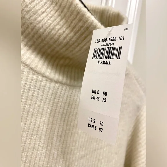 *NWT* Abercrombie Classic Easy Turtleneck Sweater | White | XS - Picture 5 of 6